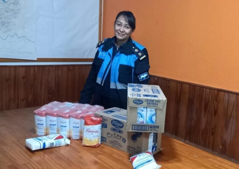 Policías intercambian bebidas alcohólicas secuestradas por alimentos para merenderos
