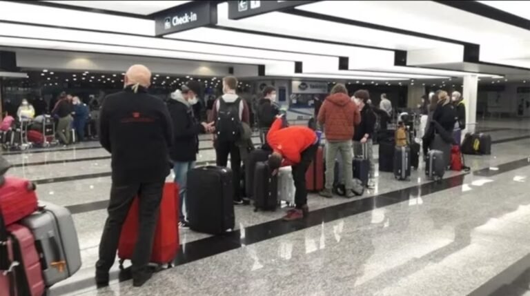 Sigue el impuesto del 7% en pasajes al exterior: el Gobierno extendió el Fondo Nacional del Turismo