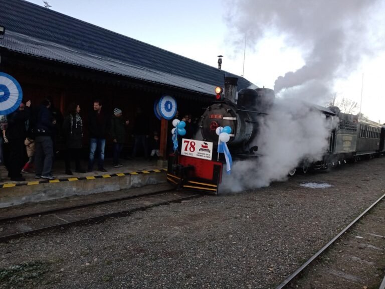 Conmemoraron el 78º Aniversario de la llegada de “La Trochita” a Esquel