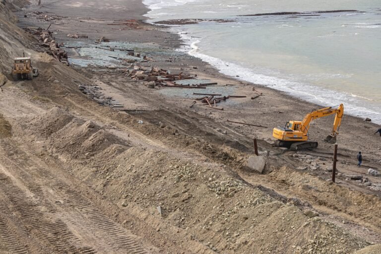 Siguen los trabajos en el Camino Ara San Juan