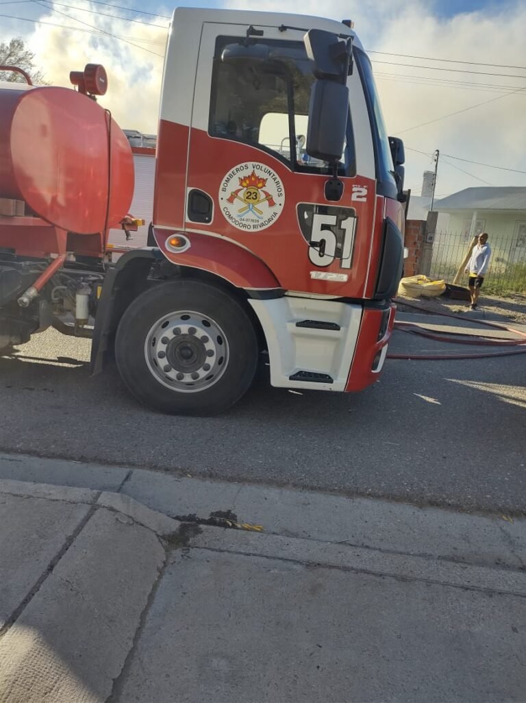Explotó un caloventor eléctrico y desató el incendio de una vivienda