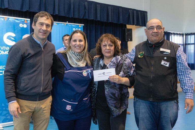 Más de 70 cooperadoras escolares recibieron 600 mil pesos