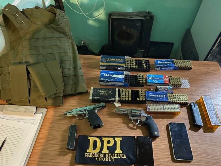 Allanamientos: secuestran armas y una granada