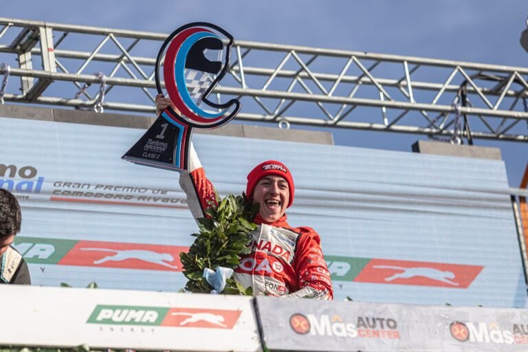 Triunfo del comodorense Renzo Blotta en Clase 2  segundo puesto para Emanuel Abdala en Clase 3