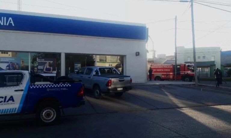 Alarma de incendio en un banco: evacuaron el edificio por un cortocircuito en una caldera