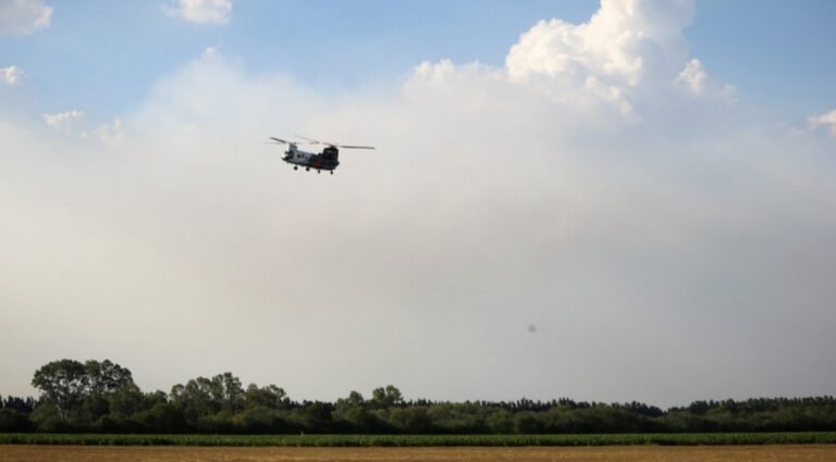  El helicóptero “Chinook” que combatió incendios forestales en Chubut regresó a Canadá