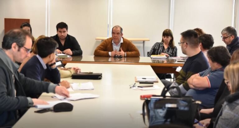 El Gobierno convocó a gremios docentes para este lunes