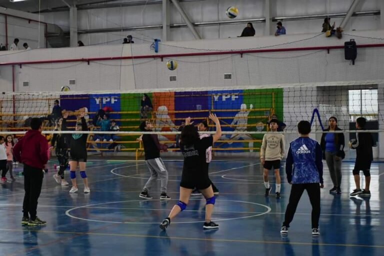 El Gimnasio Municipal N°4 ofrece actividades deportivas, libres y gratuitas para todas las edades