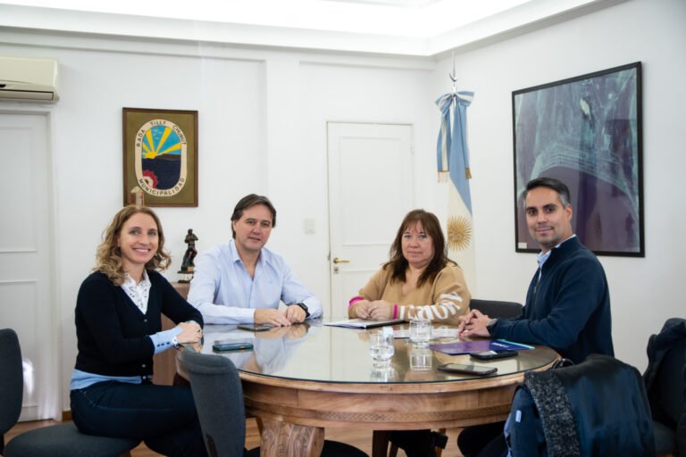 Plan de 77 cuadras: se firmó el contrato de obra pública