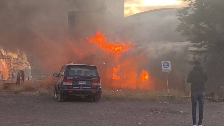Incendio en una tornería abandonada