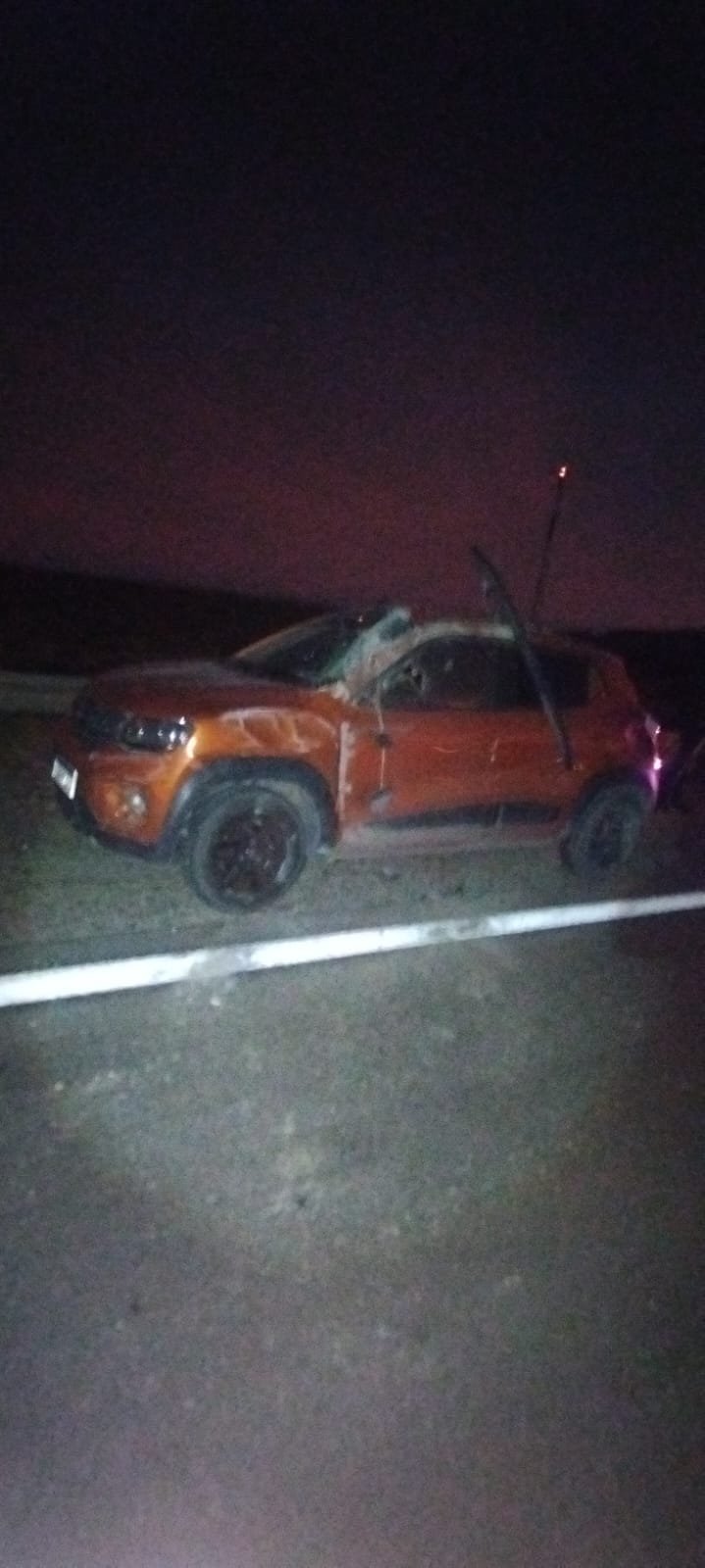 Despistó en la curva y chocó contra el guardarrail