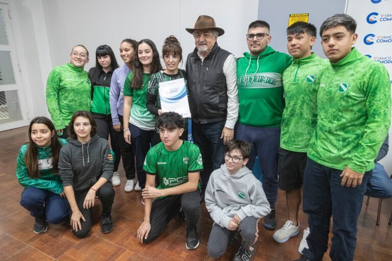 Firman acuerdos de aportes para la Asociación de Handball y Fútbol de Veteranos