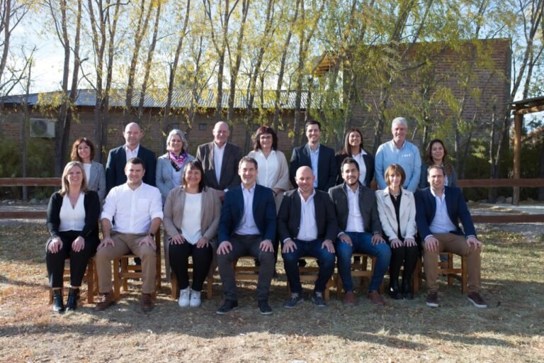 Luque y Sastre presentaron a la lista de candidatos a diputados provinciales 