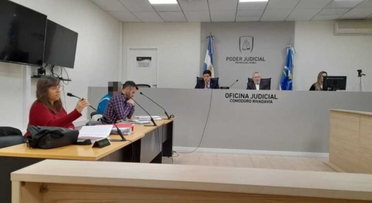Fue condenado a 13 años de prisión por abuso de menores, pero seguirá libre