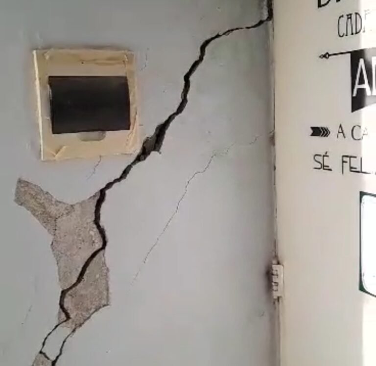Casa del IPV agrietada “va a ocurrir una desgracia y hago responsable a los gobernantes”