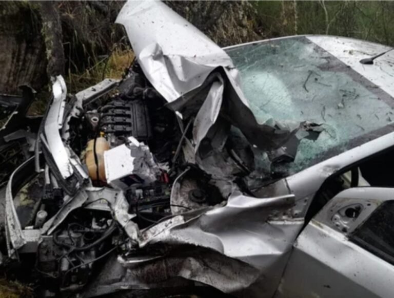 Fuerte accidente en la Ruta 40: un auto despistó y chocó contra una roca
