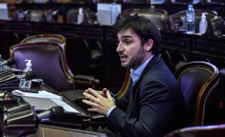 Torres presenta en Comodoro su Plan de Infraestructura para la provincia