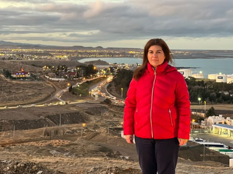 Ana Clara: “Estamos cansados del tránsito lento y de pasar horas en la ruta por falta de obras”
