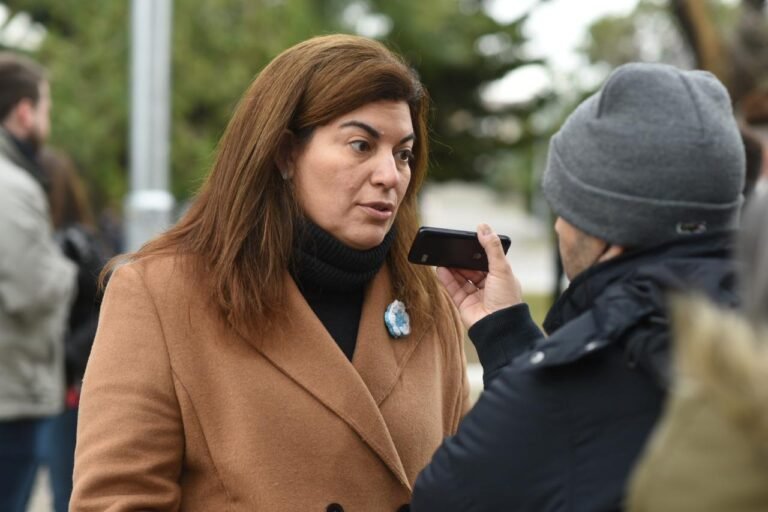 Ana Clara: “Esta vez el ajuste se hará en la política y no sobre los vecinos”