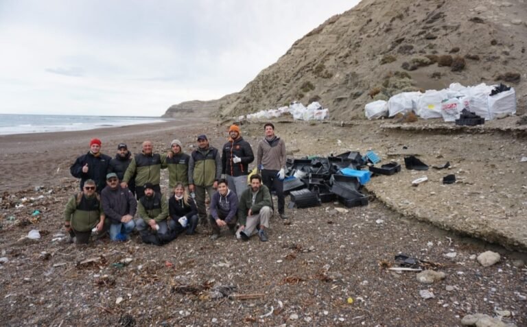 Jornada de limpieza en las costas de Península Valdés