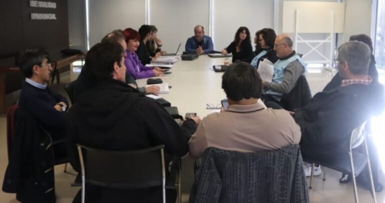 Paritaria: cuatro de los cinco gremios docentes aceptaron la propuesta que realizó el Gobierno