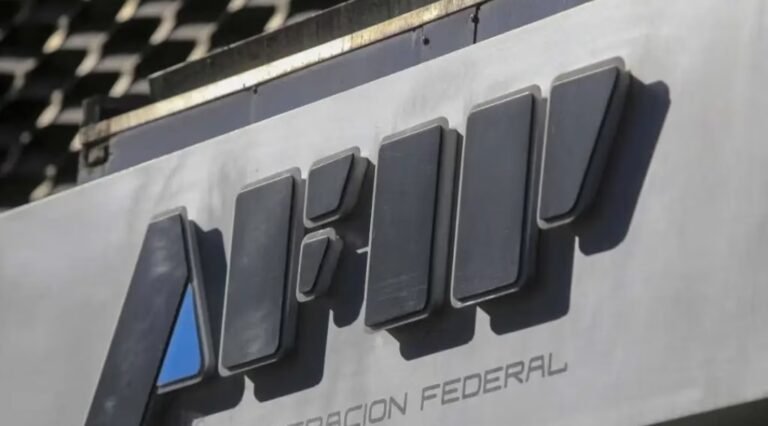 AFIP busca empleados y paga salarios de más de $300 mil