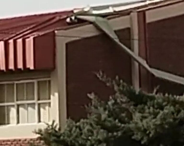 Dos escuelas sufrieron inconvenientes con el viento