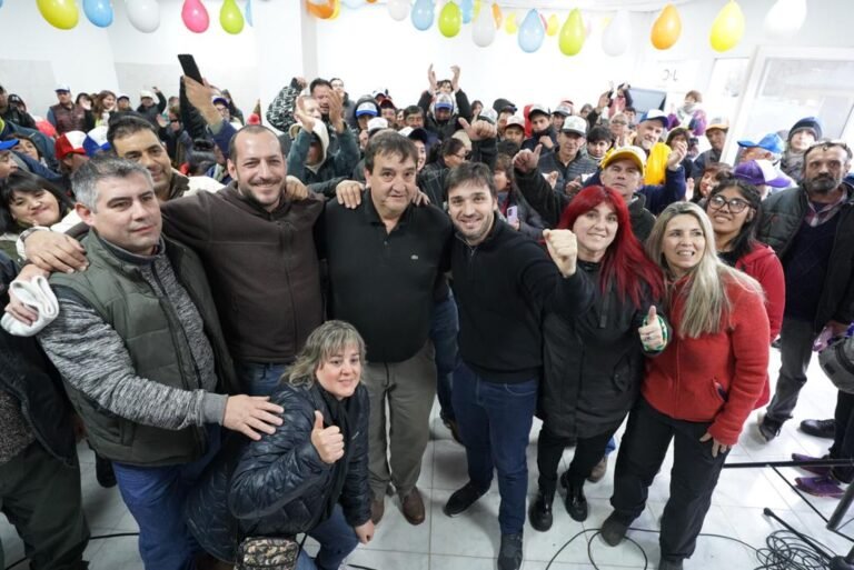 “En nuestro gobierno, la salud pública y los servicios van a dejar de ser un lujo y volverán a ser un derecho”