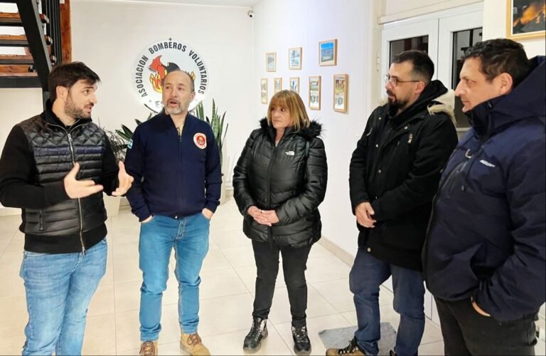 “Vamos a poner en valor a los Bomberos de Chubut con conectividad y recursos”
