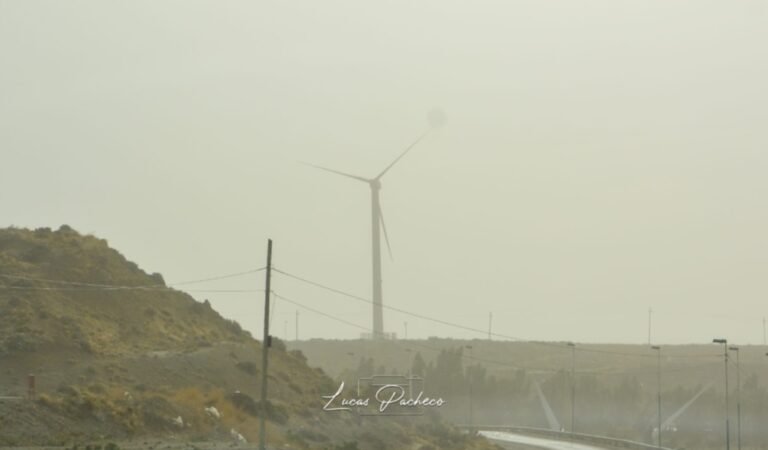 Sábado con ráfagas de viento cercanas a 90 km/h