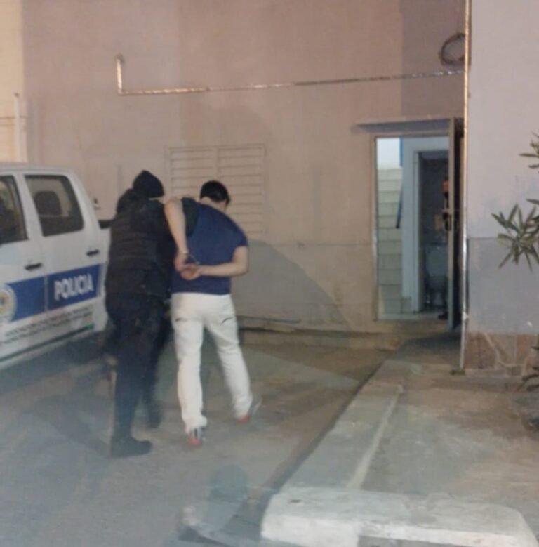 Una mujer fue agredida con un arma blanca por su pareja
