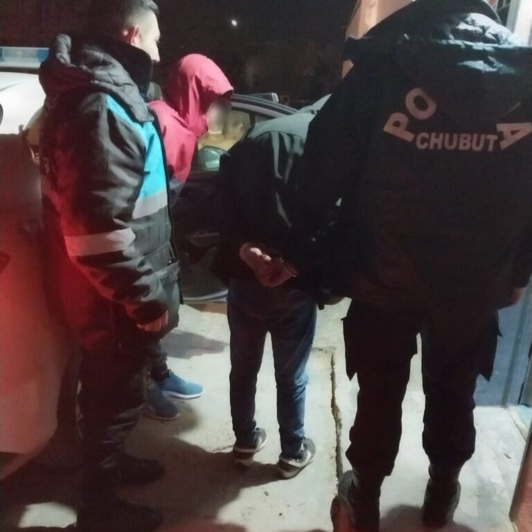 Circulaban con un arma de fuego, marihuana y más de 700 mil pesos