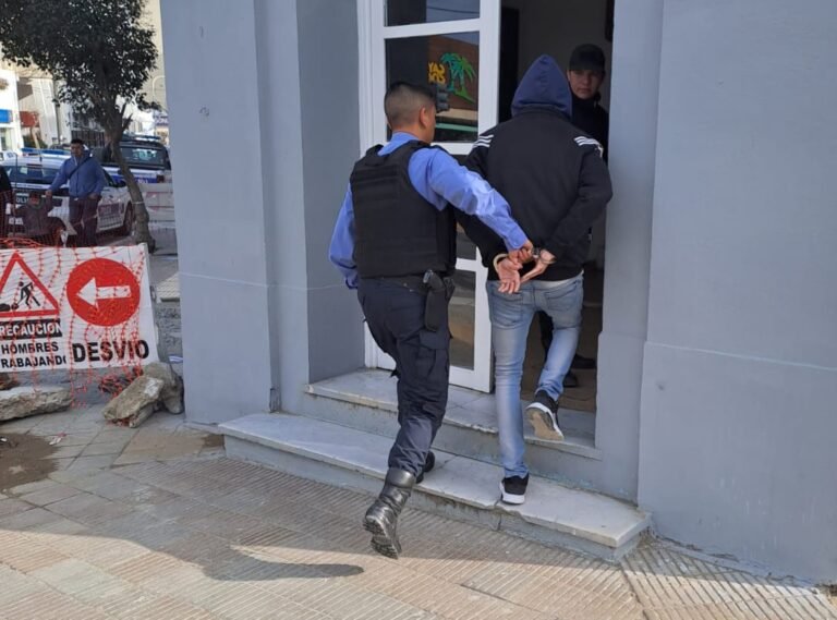 Intentó robar un gin de más de 15 mil pesos