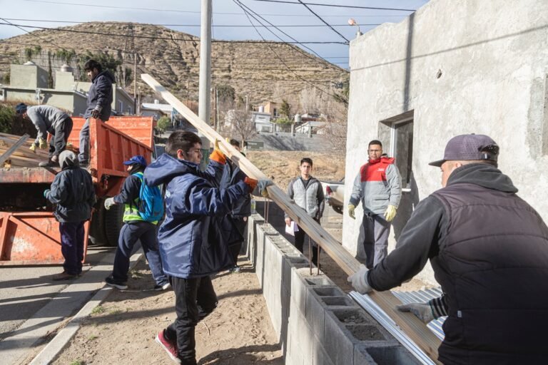 Continúa la asistencia de damnificados por el temporal de viento