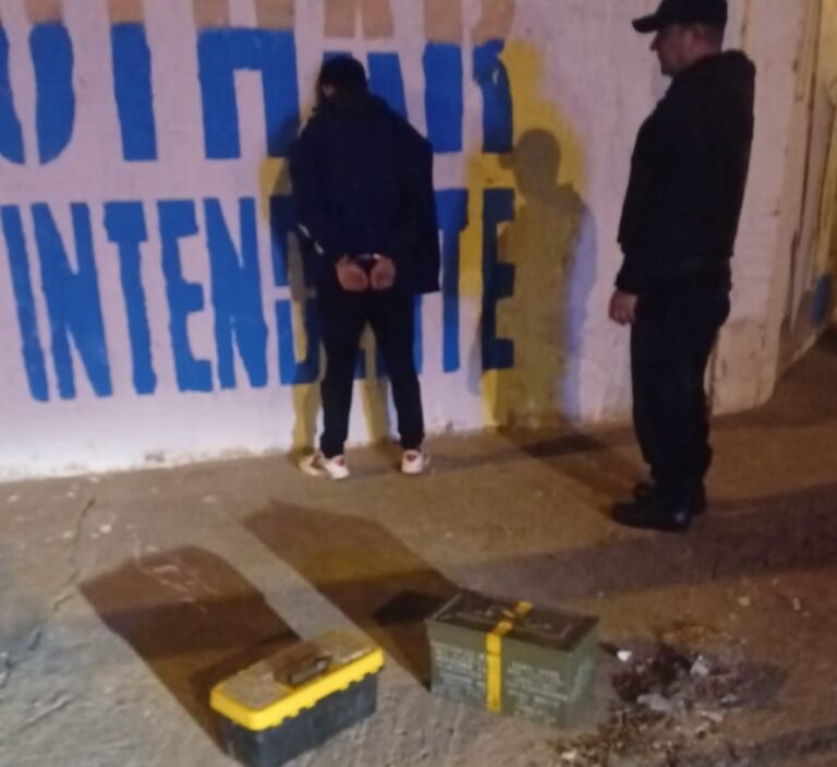 Sustrajo dos cajas de herramientas y dijo que las había encontrado