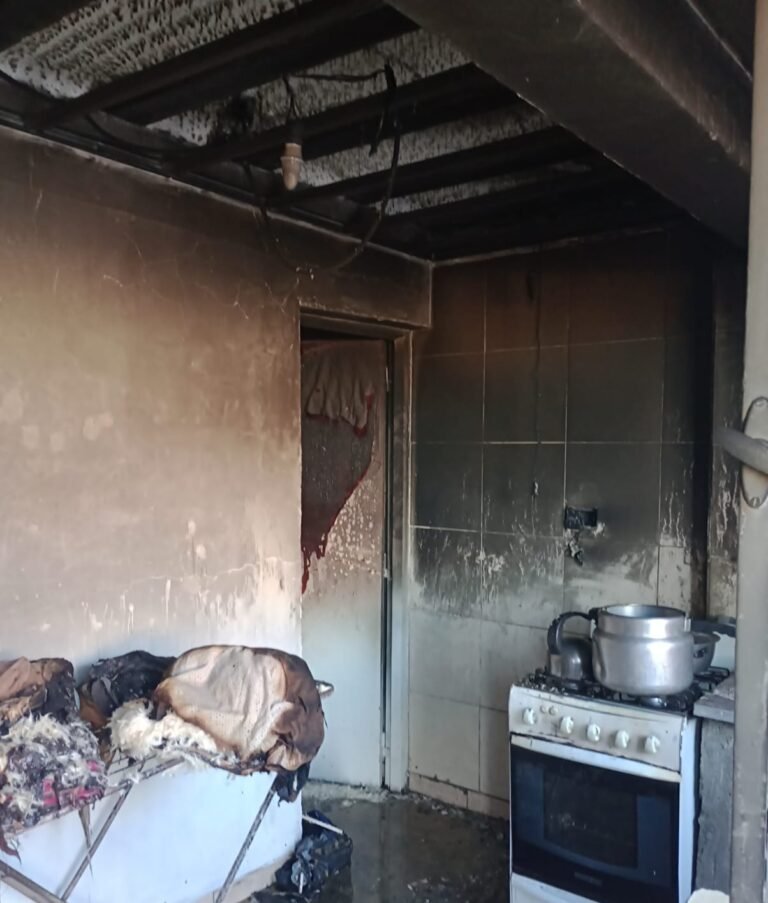 Calefaccionaba una habitación y originó un incendio