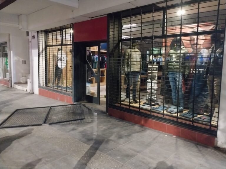 Ingresaron a robar utilizando las llaves del comercio