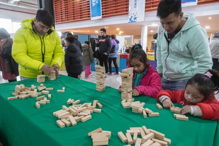 Cientos de niñas y niños disfrutaron de la Kermesse en el Centro Cultural