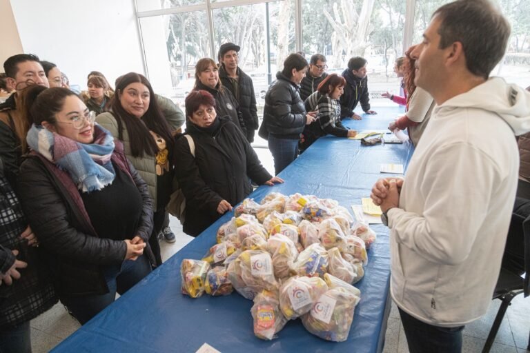 Entregaron golosinas a instituciones por los festejos del Mes de las Infancias