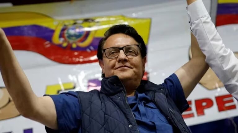 Asesinaron de tres tiros en la cabeza al candidato presidencial de Ecuador Fernando Villavicencio