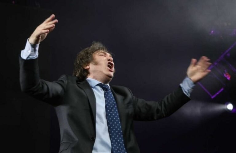 Milei se queda con una sorprendente victoria, JxC queda segundo y UxP tercero