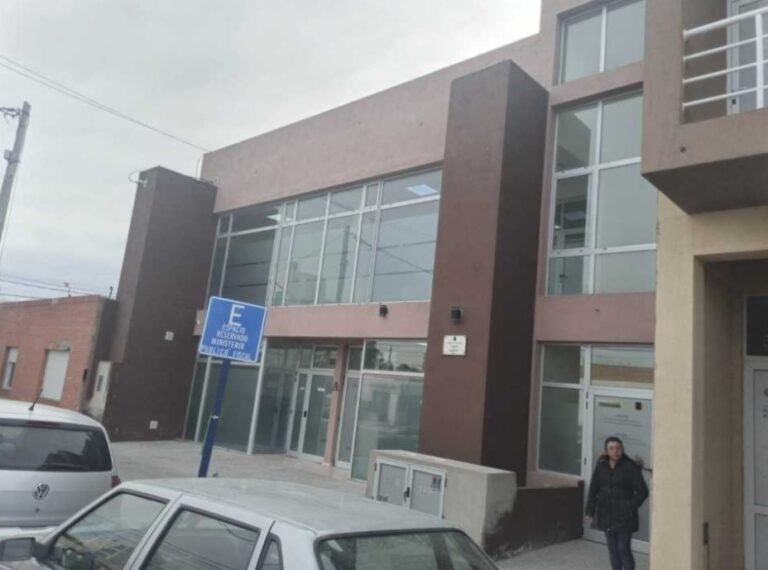 Por agredir a Policías deberán abonar 16 mil pesos en mercadería a una entidad pública