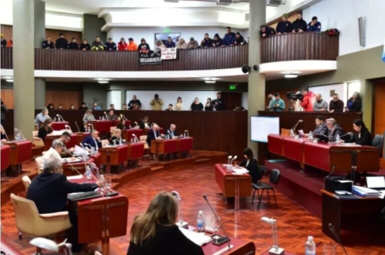 Diputados aprobaron la Ampliación Presupuestaria pero la Ley de Bomberos seguirá esperando