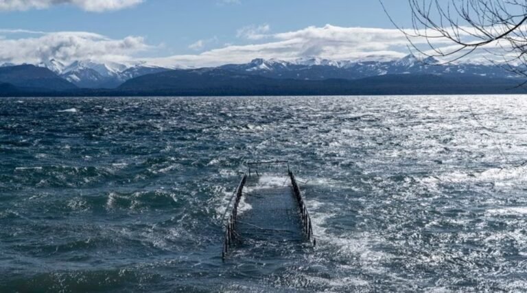 Hallaron el cuerpo de una turista en el lago Nahuel Huapi