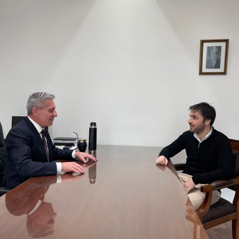 Torres se reunió con Arcioni en el marco de la transición del Gobierno Provincial