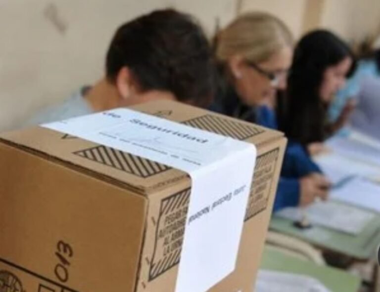 Comenzó el pago a las autoridades de mesa de la elección del 30 de julio