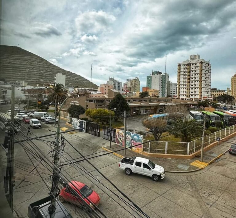 Martes con cielo nublado