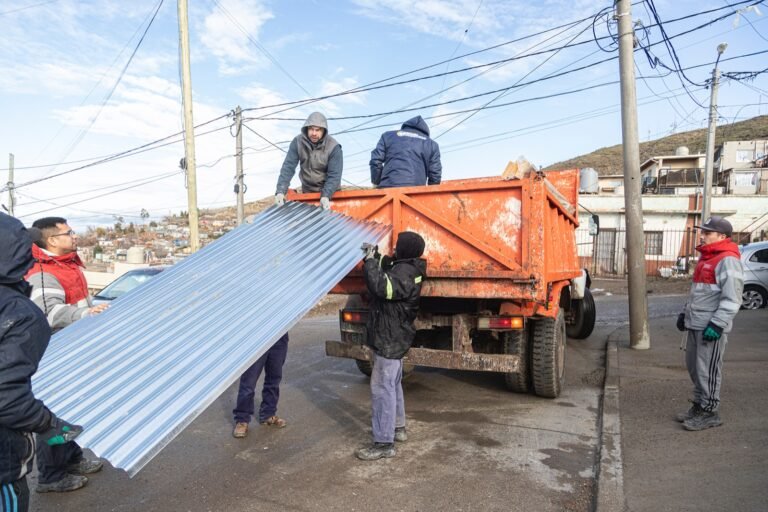 Continúa la asistencia a los damnificados por el pasado temporal de viento