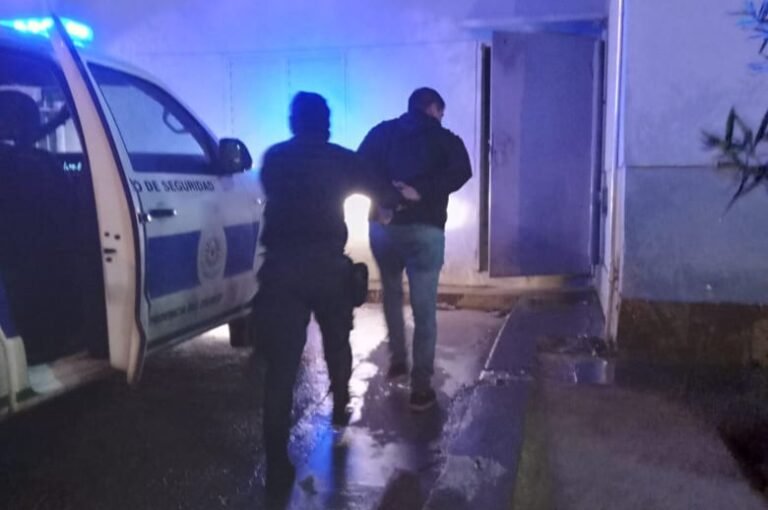 Golpeó a su expareja e incumplió la prohibición de acercamiento