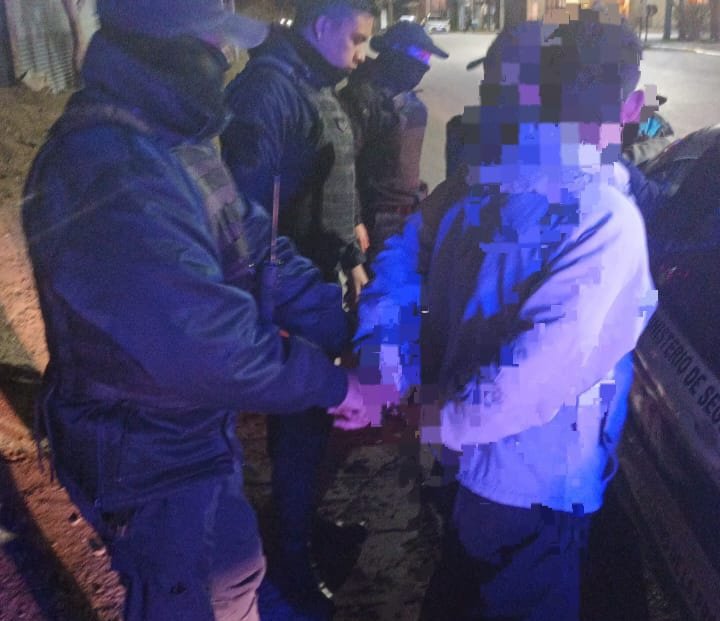 Con un destornillador amenazaron a menores y les robaron